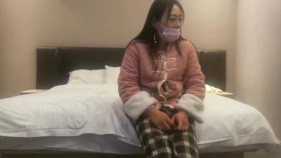 口活很好的170人妻接完孩子出来偷情  第一部